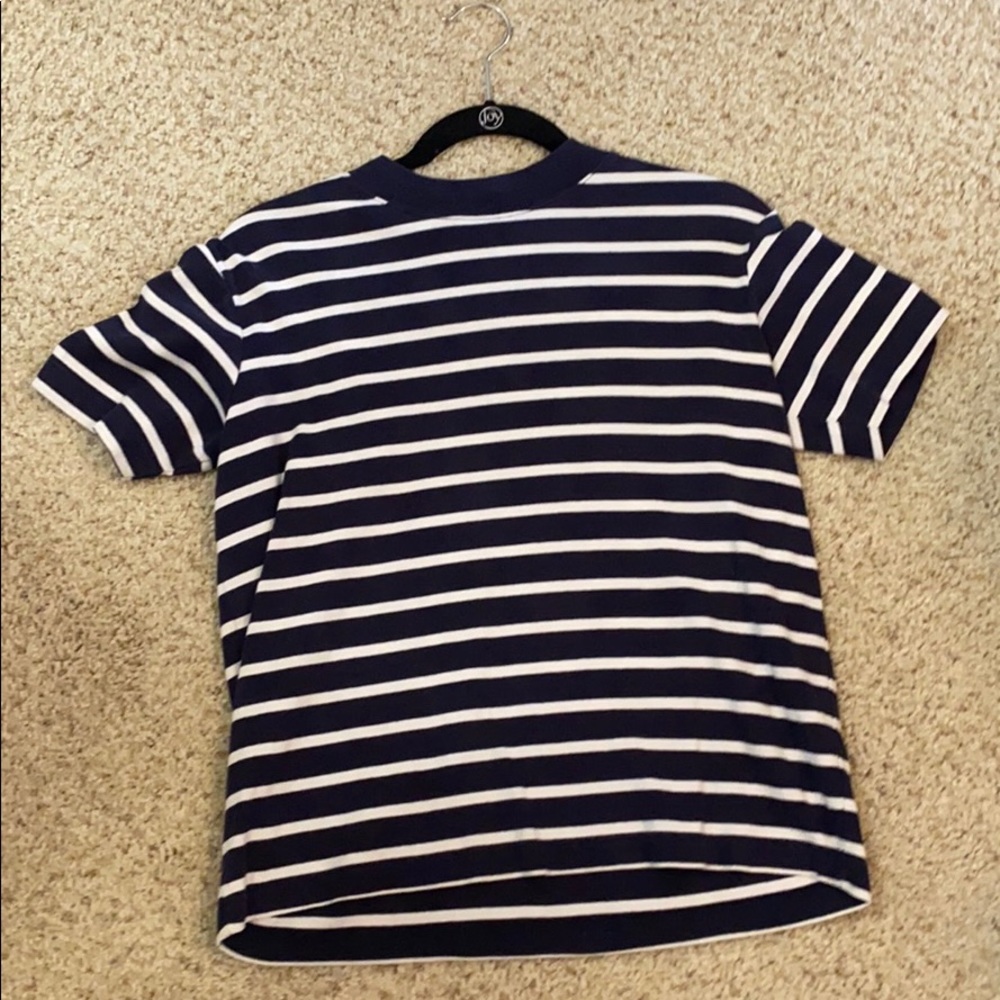 Blue and white stripped tee